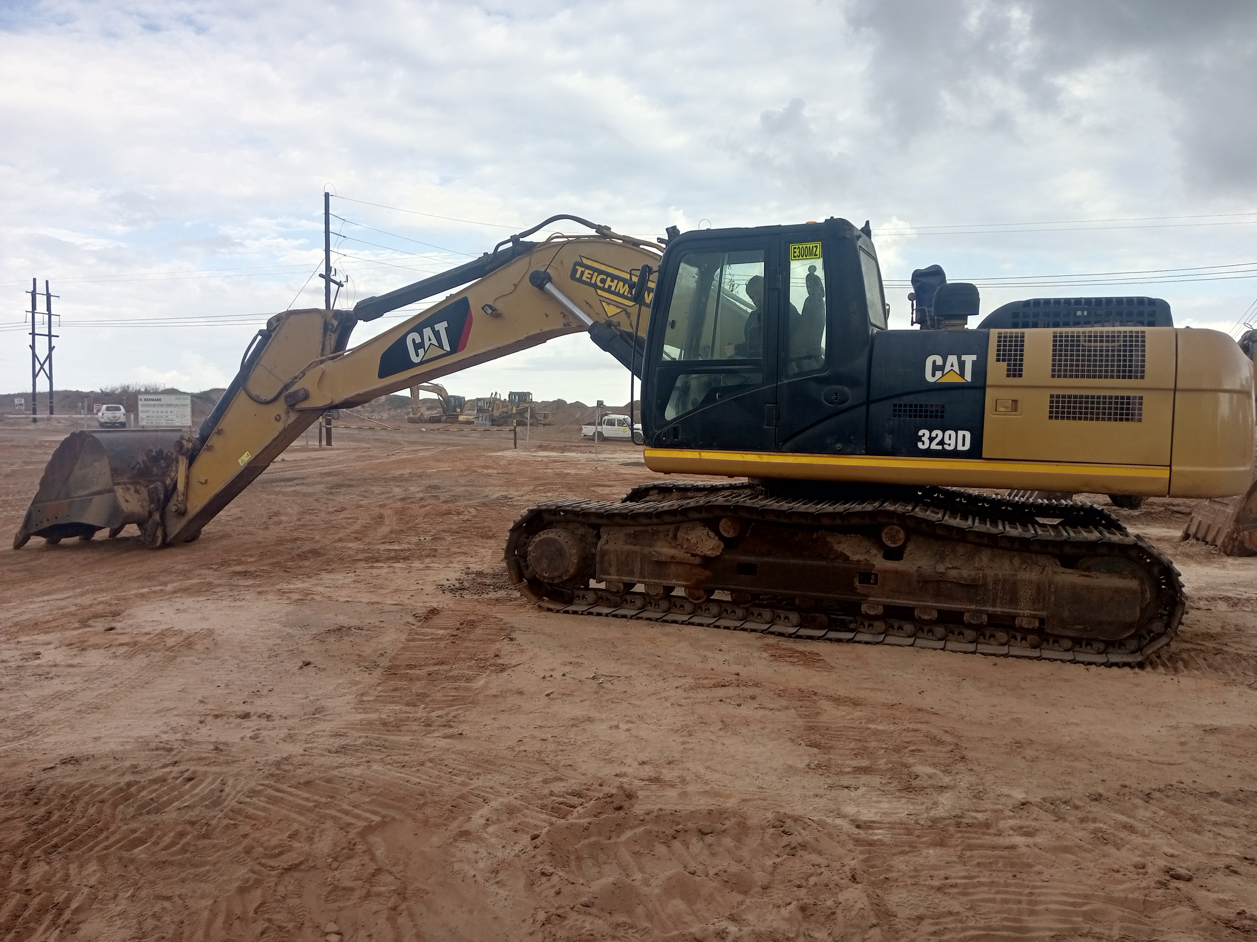 2015 CAT 329D EXCAVATOR